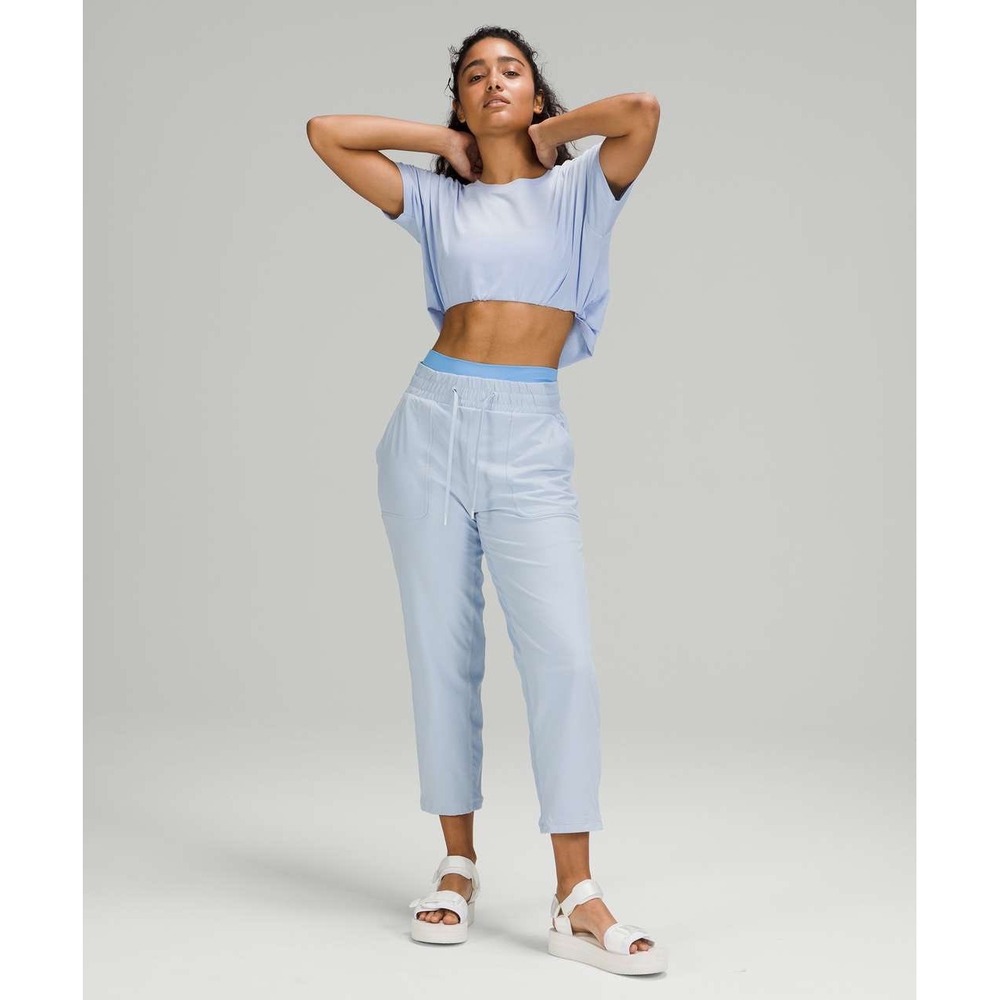 lululemon Cates Tee Relaxed Cropped Size 2 Pastel Blue Women NWT - Picture 2 of 9
